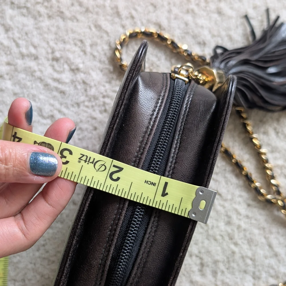 St. John Elegant Black Quilted Chain Bag - Picture 8 of 8